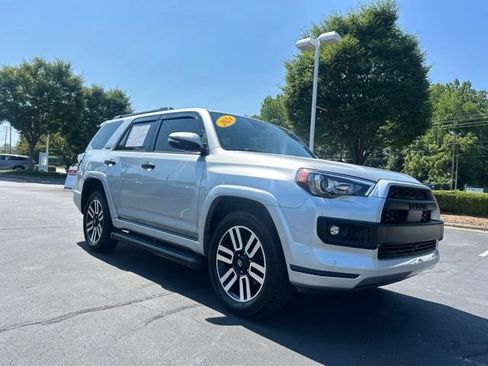 Used 2024 Toyota 4Runner Limited AWD/4WD image 4