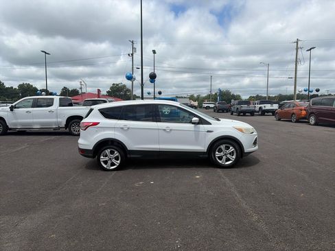Used 2014 Ford Escape SE FWD image 2