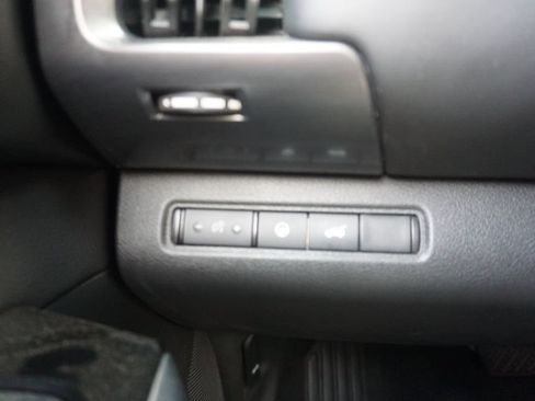 Used 2024 Nissan Pathfinder SL w/ SL Premium Package FWD image 5