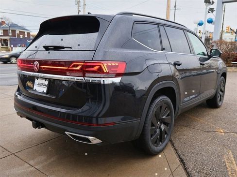 New 2026 Volkswagen Atlas SE FWD image 5