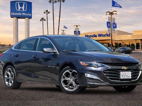 Used 2023 Chevrolet Malibu LT FWD image 2