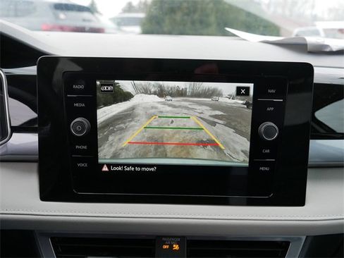 New 2026 Volkswagen Taos SEL image 12