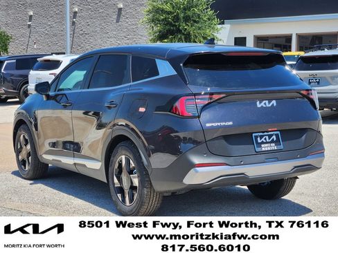 New 2026 Kia Sportage LX FWD image 4