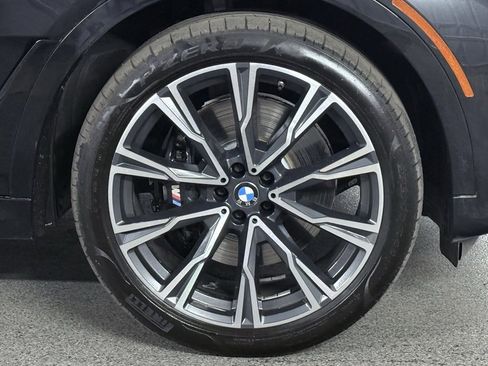 Used 2022 BMW X7 M50i image 6