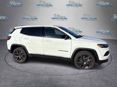 New 2026 Jeep Compass Latitude image 2