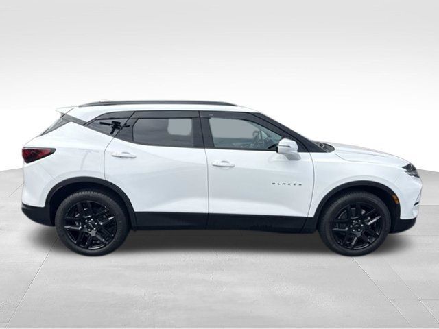 Used 2023 Chevrolet Blazer LT AWD/4WD image 8
