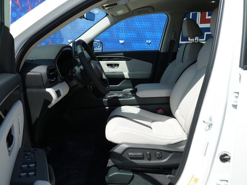 Used 2026 Honda Pilot EX-L image 8