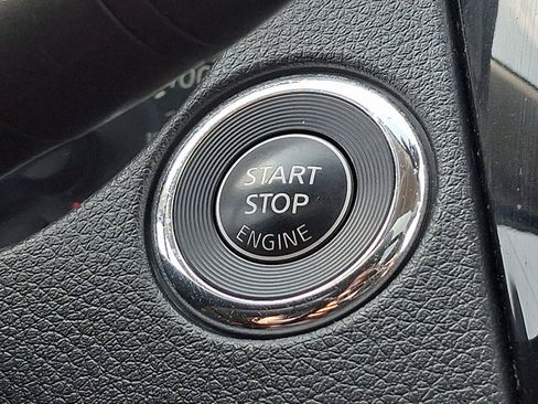 Used 2018 Nissan Rogue SL w/ Premium Package AWD/4WD image 24