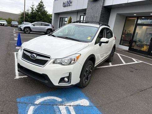 Used 2017 Subaru Crosstrek 2.0i Limited w/ Popular Package #2 AWD/4WD image 3
