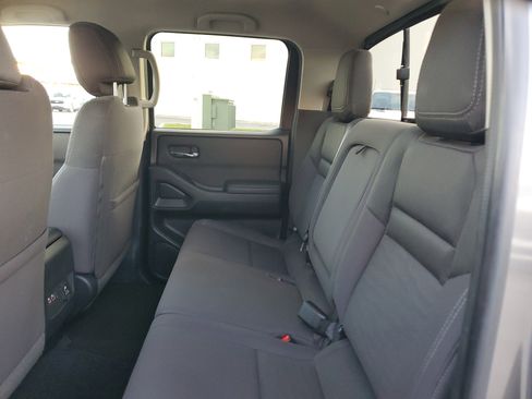 Used 2022 Nissan Frontier SV image 13