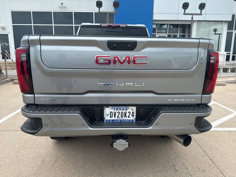 Used 2025 GMC Sierra 2500 Denali w/ Technology Package image 4