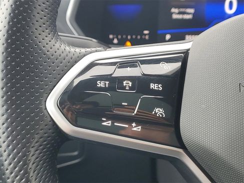 Used 2022 Volkswagen Tiguan SE R-Line image 23