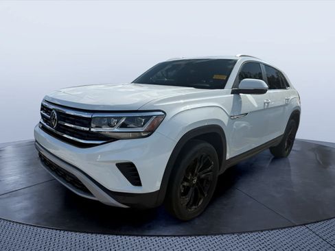 Used 2023 Volkswagen Atlas Cross Sport SE FWD image 3