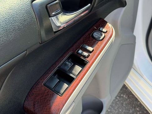 Used 2013 Toyota Camry XLE w/ Preferred Accessory Pkg image 16