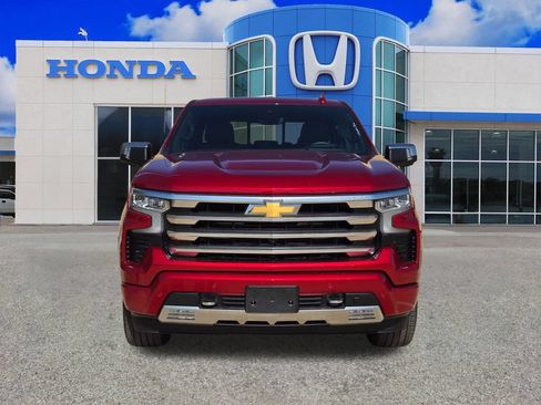 Used 2025 Chevrolet Silverado 1500 High Country w/ Technology Package AWD/4WD image 19
