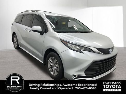 Used 2021 Toyota Sienna XLE FWD image 9