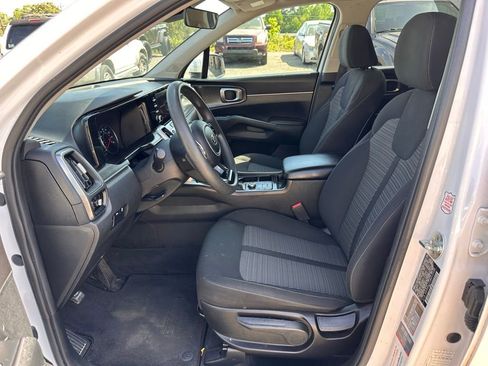 Used 2021 Kia Sorento LX FWD image 11