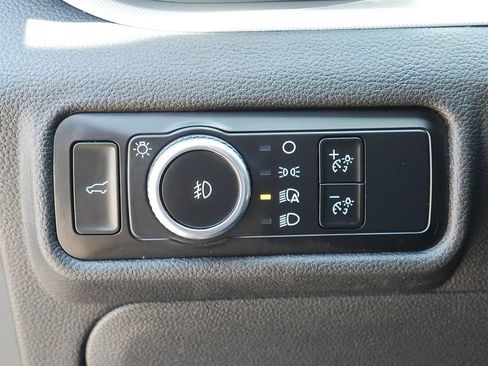 Used 2024 Ford Explorer XLT w/ Equipment Group 202A AWD/4WD image 29