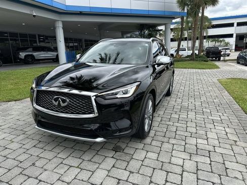 Used 2023 INFINITI QX50 Luxe w/ Accent Package FWD image 19
