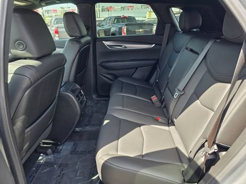 Used 2025 Cadillac XT5 Luxury AWD/4WD image 16