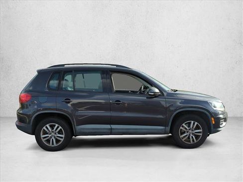 Used 2016 Volkswagen Tiguan S image 4