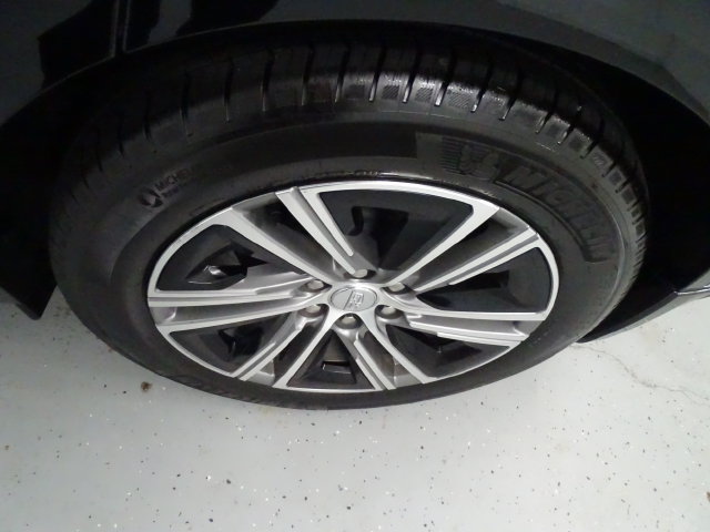 Certified 2024 Cadillac Lyriq Luxury w/ LPO, Floor Liner Package AWD/4WD image 25