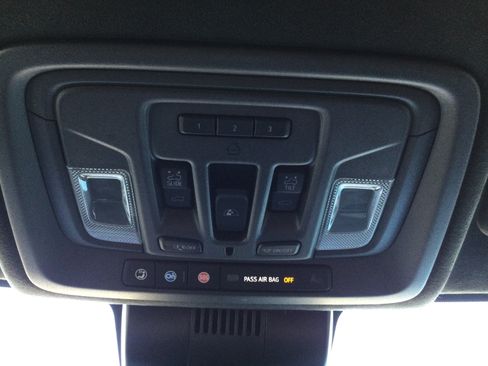 Used 2023 GMC Sierra 1500 Denali Ultimate AWD/4WD image 17
