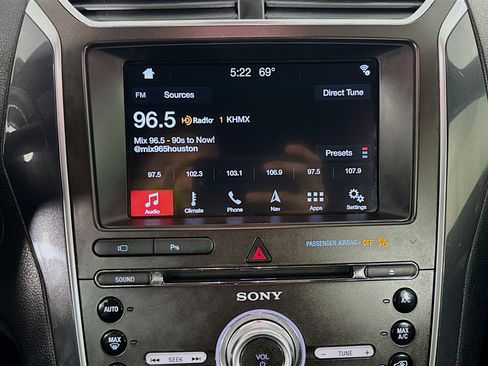 Used 2018 Ford Explorer Sport image 17