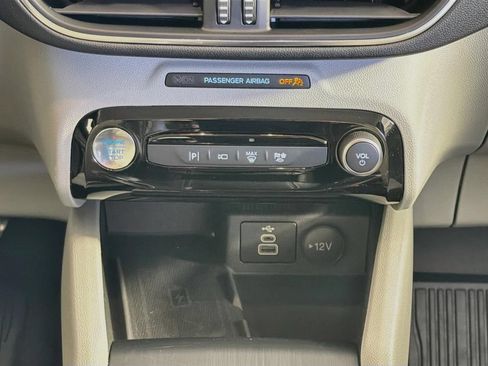 Used 2024 Ford Escape Platinum w/ Premium Technology Package AWD/4WD image 16