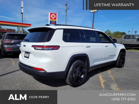 New 2025 Jeep Grand Cherokee L Altitude AWD/4WD image 13