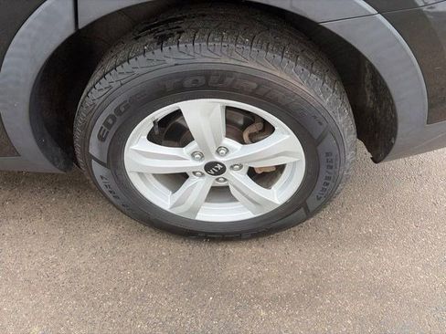 Used 2021 Kia Sorento LX FWD image 44