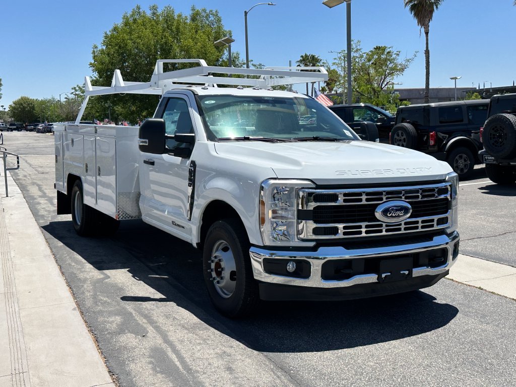 New 2025 Ford F350 XL w/ XL Chrome Package RWD image 8