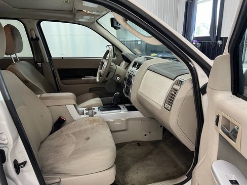 Used 2010 Mercury Mariner 4WD image 11