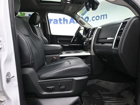 Used 2018 RAM 1500 Laramie w/ Convenience Group AWD/4WD image 9