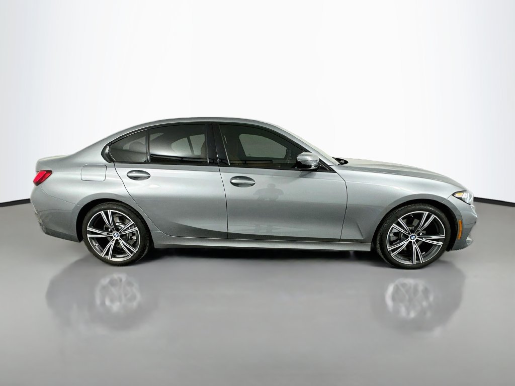 Used 2023 BMW 330i Sedan w/ Premium Package RWD image 4