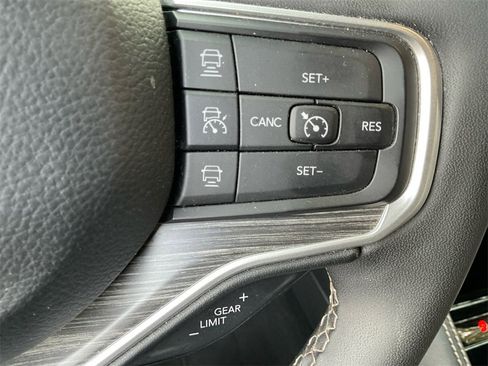 Used 2024 Jeep Wagoneer Series II w/ Flexible Seating Group image 36