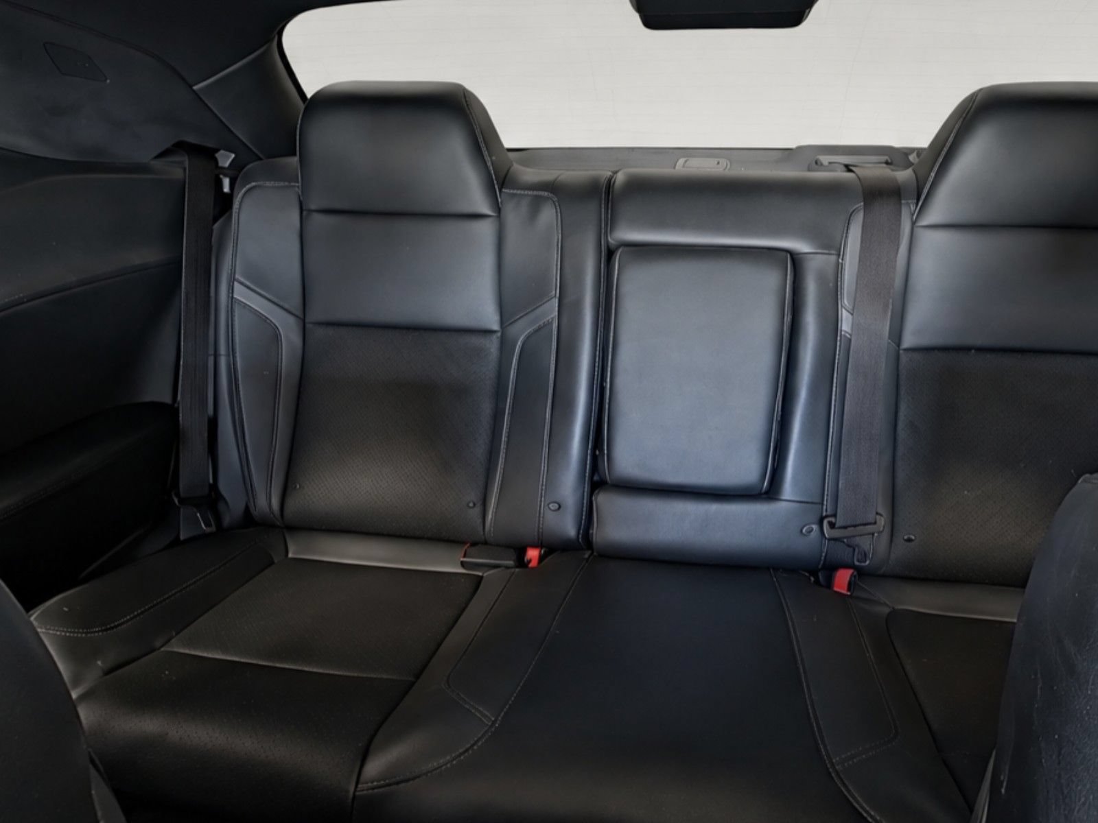 Used 2015 Dodge Challenger SXT Plus RWD image 26