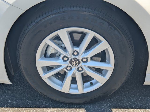 Used 2026 Toyota Camry LE FWD image 11
