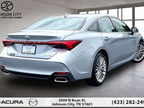 Used 2020 Toyota Avalon Limited w/ Advanced Safety Package FWD image 2