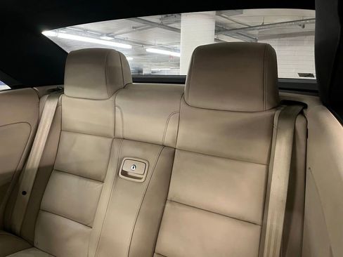 Used 2009 Volkswagen Eos Lux FWD image 18