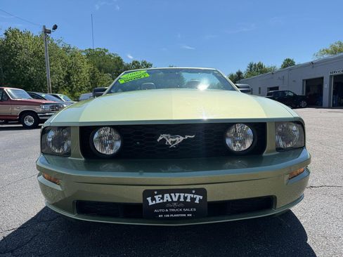 Used 2005 Ford Mustang GT RWD image 3