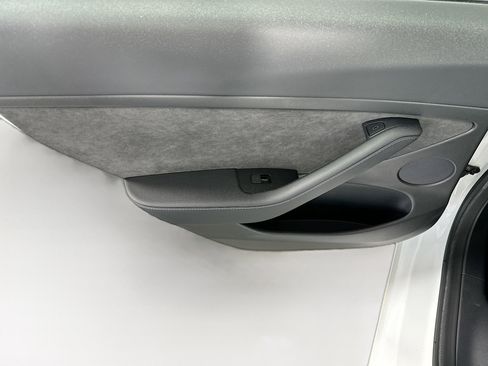 Used 2021 Tesla Model 3 Standard Range Plus image 24