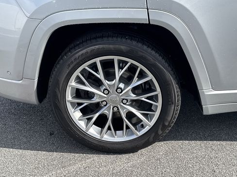 Used 2024 Jeep Grand Cherokee Summit w/ Adv Protech Group IV image 12