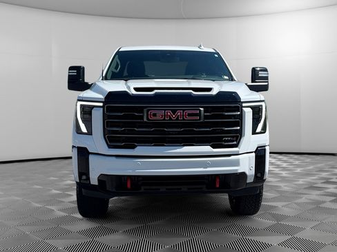 Used 2025 GMC Sierra 2500 AT4 AWD/4WD image 3