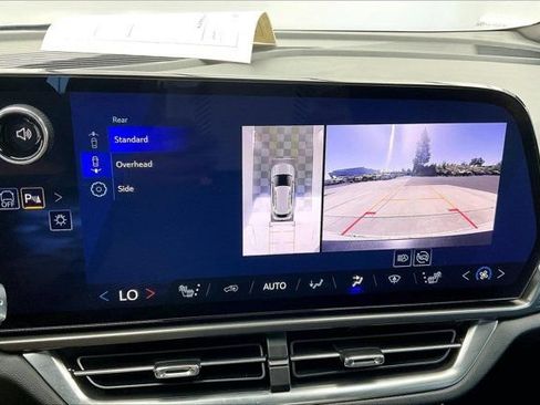 Used 2025 Chevrolet Equinox EV LT w/ Comfort Package AWD/4WD image 22