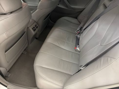Used 2009 Toyota Camry Hybrid w/ Upgrade Pkg w/ Navigation FWD image 16