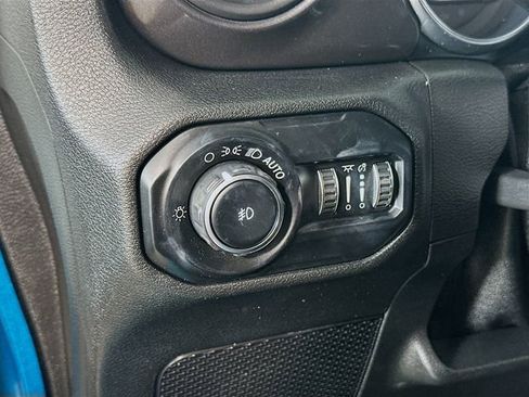 Used 2020 Jeep Wrangler Unlimited Sport image 18