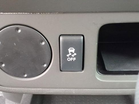 Used 2021 Nissan Frontier SV w/ SV Utility Package image 23