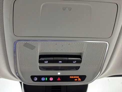 New 2026 Buick Enclave Avenir image 27