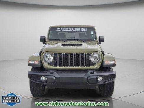 Used 2025 Jeep Gladiator Sport image 5